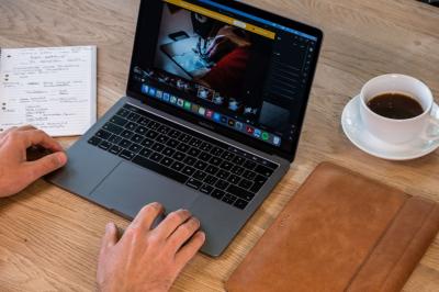 FIXED Oxford bőr tok Apple MacBook Air 13" Retina (2018/2019/2020), barna
