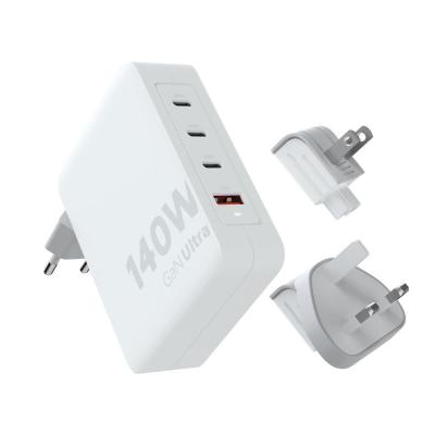 Xtorm XVC2140 mobile device charger Universal White AC Indoor White
